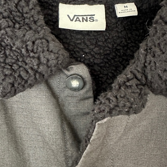 Vans Men's Charcoal Shirt Jacket with Black Sherpa Interior - Picture 4 of 6
